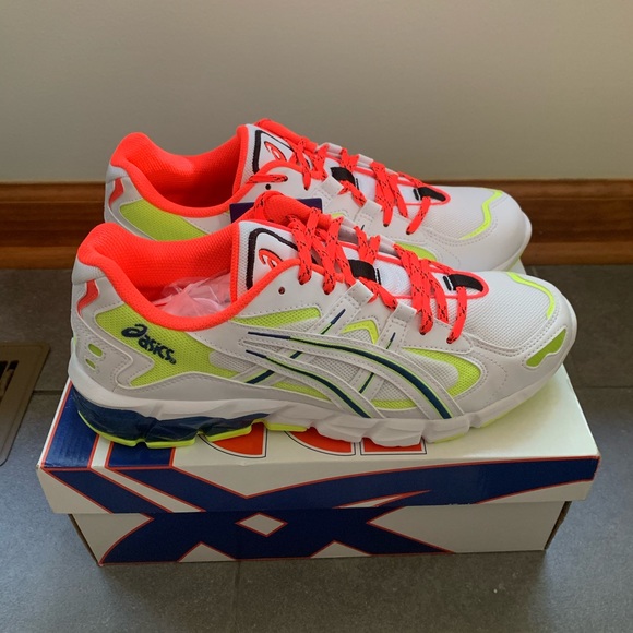 ASICS - Picture 2 of 6